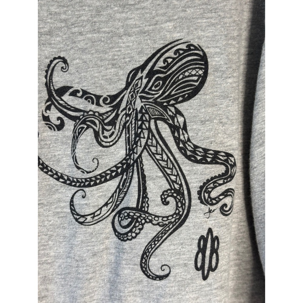 808 Clothing Co Maui Hawaii Octopus Tribal Graphic Tee Mens Large Heather Grey - Picture 3 of 5